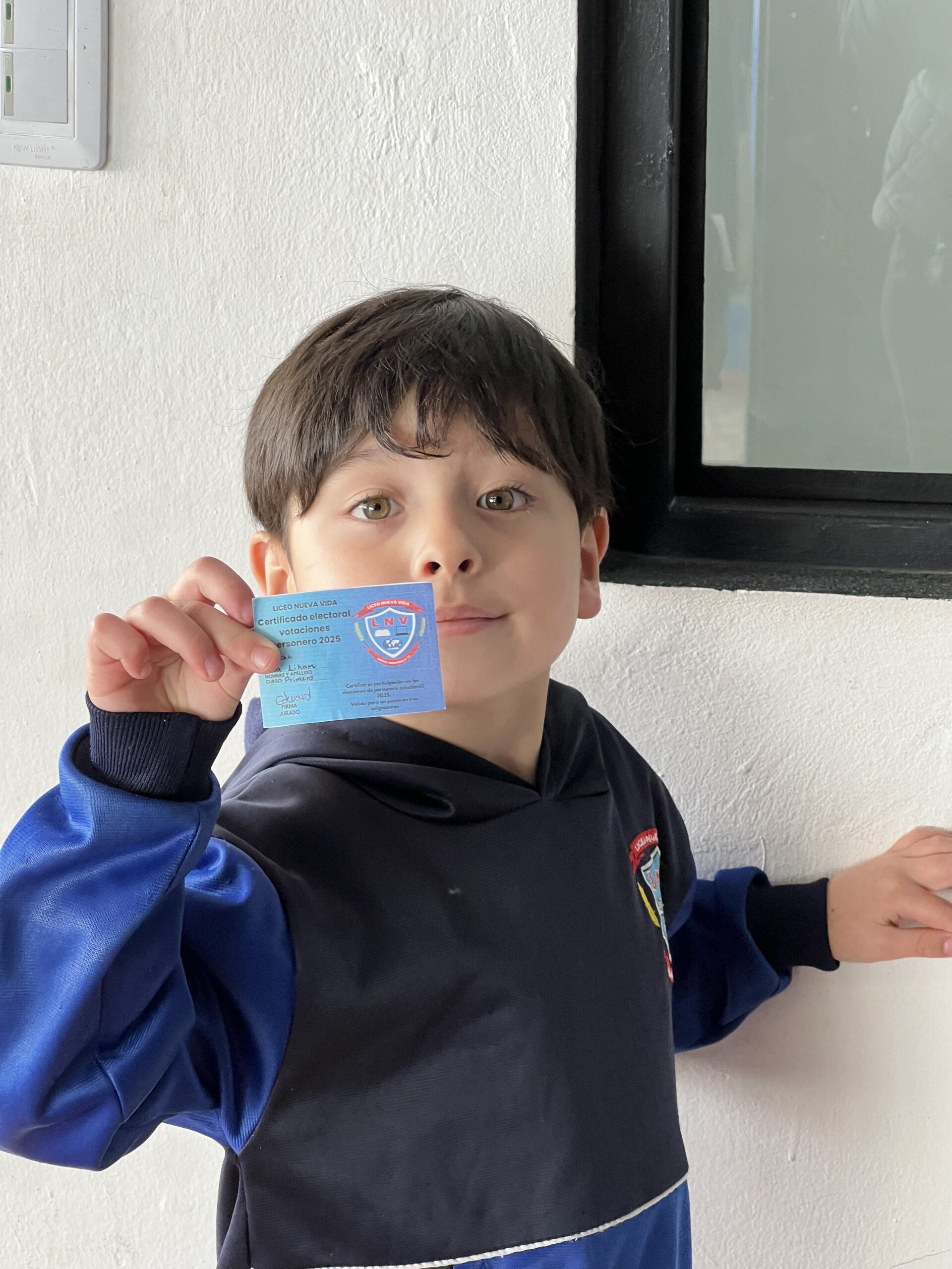 Niño de Fundación Karis sonriendo