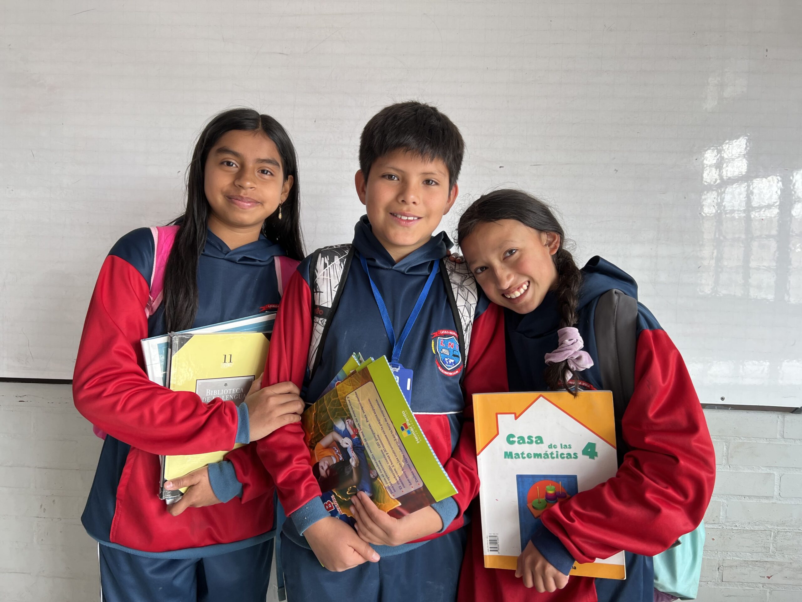 Niño de Fundación Karis sonriendo