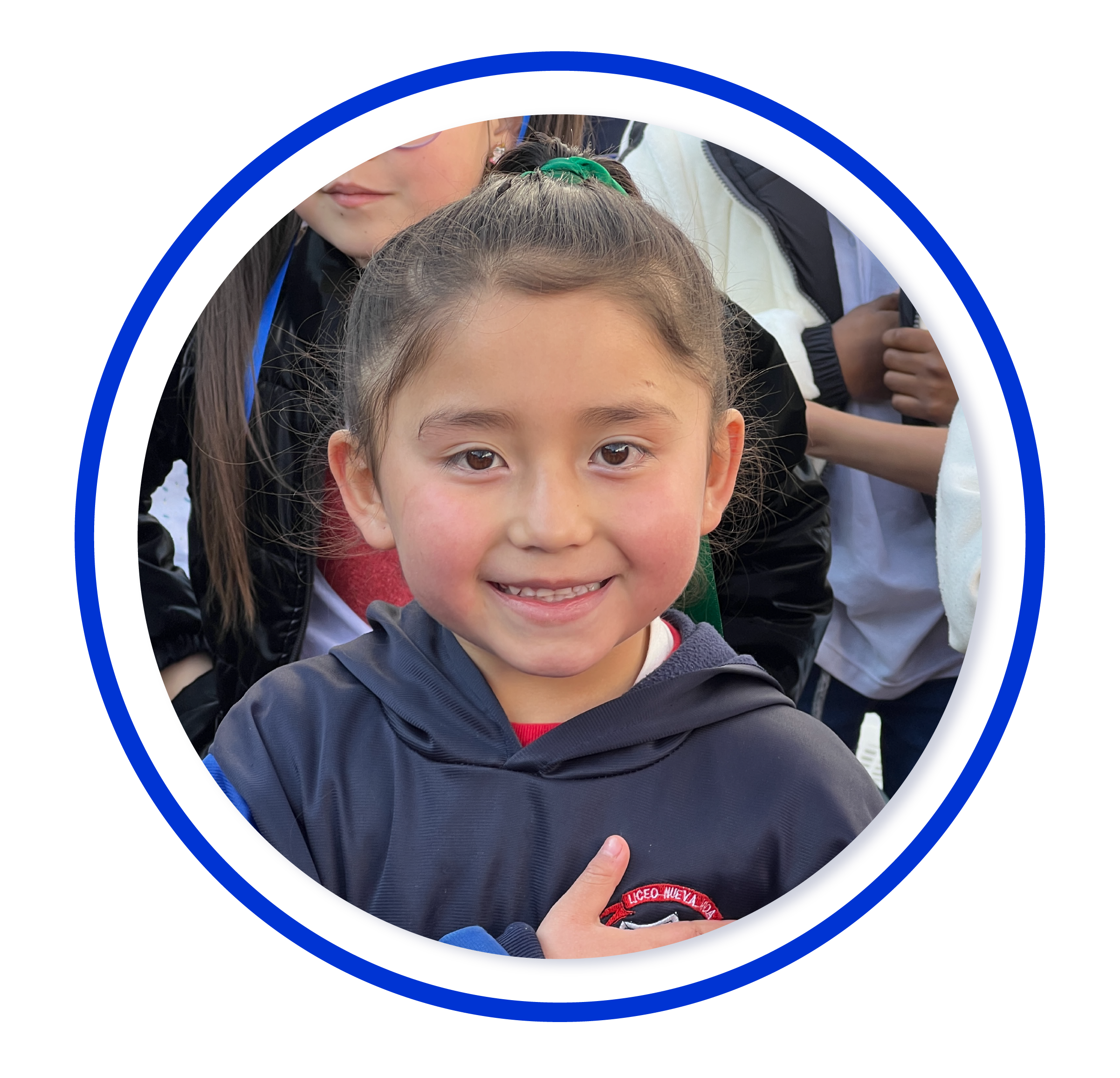 Niño de Fundación Karis sonriendo