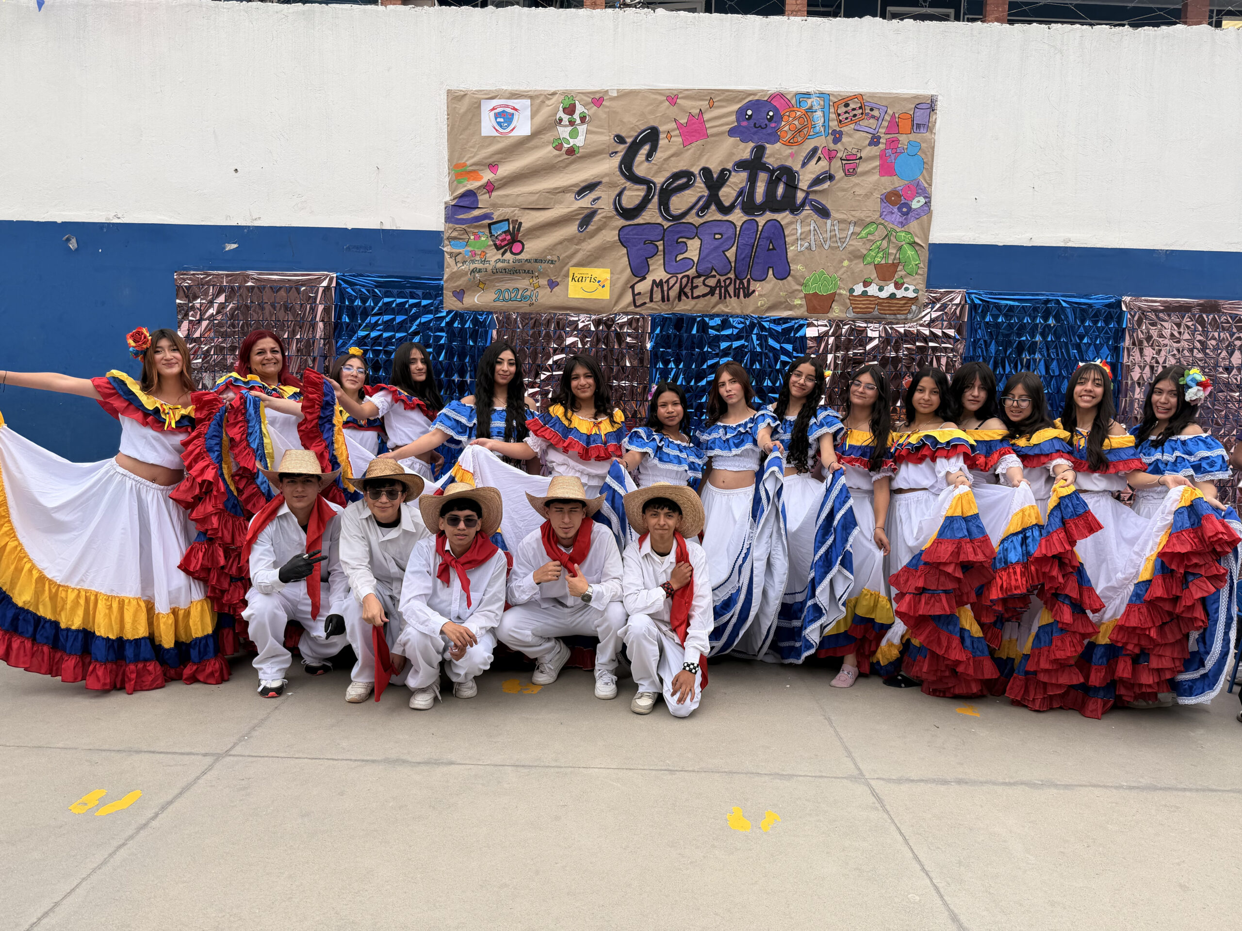 Estudiantes en la Feria de Emprendimiento